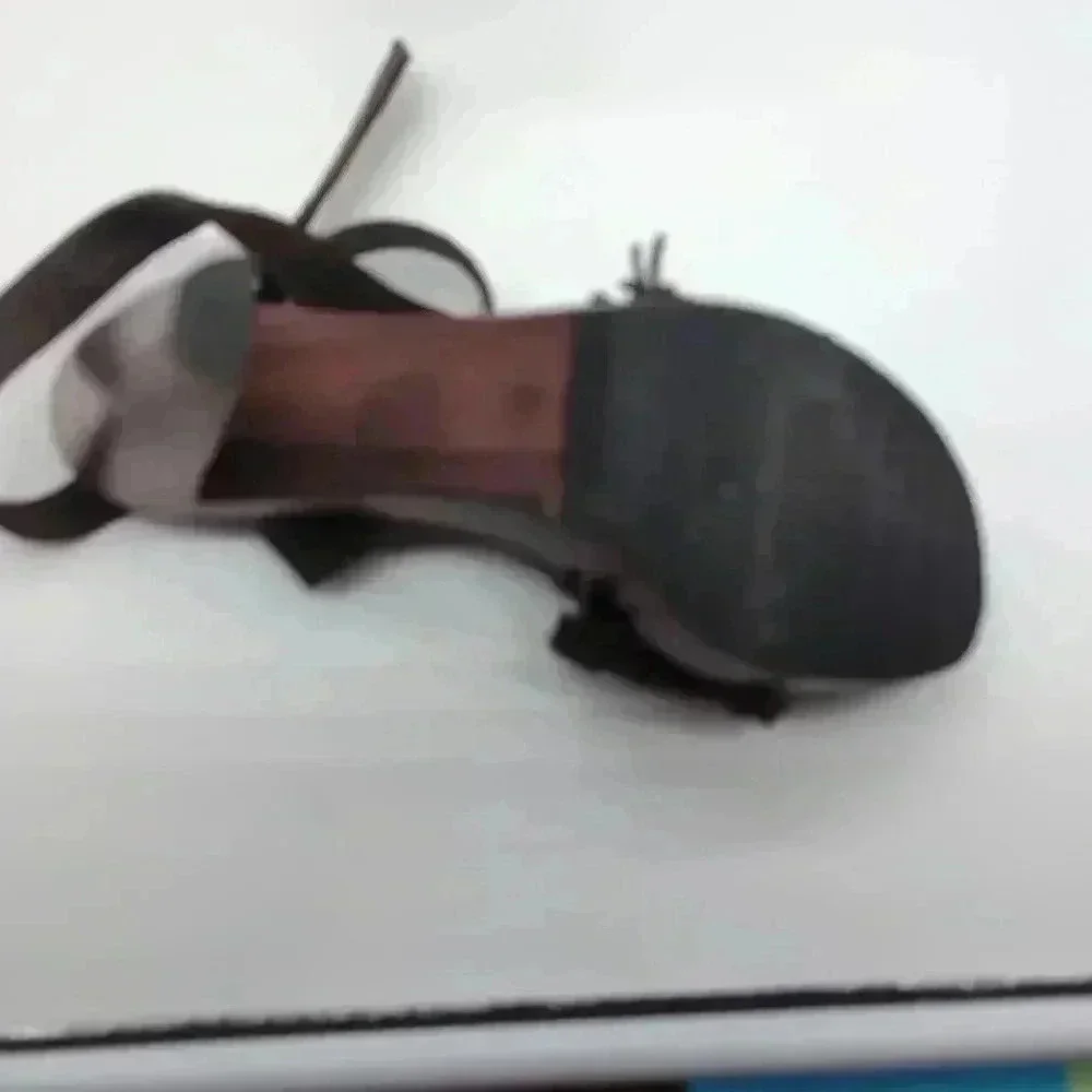 Delores and Maxine Brandy shoes Brown sz 6 Wood heel strappy sandals